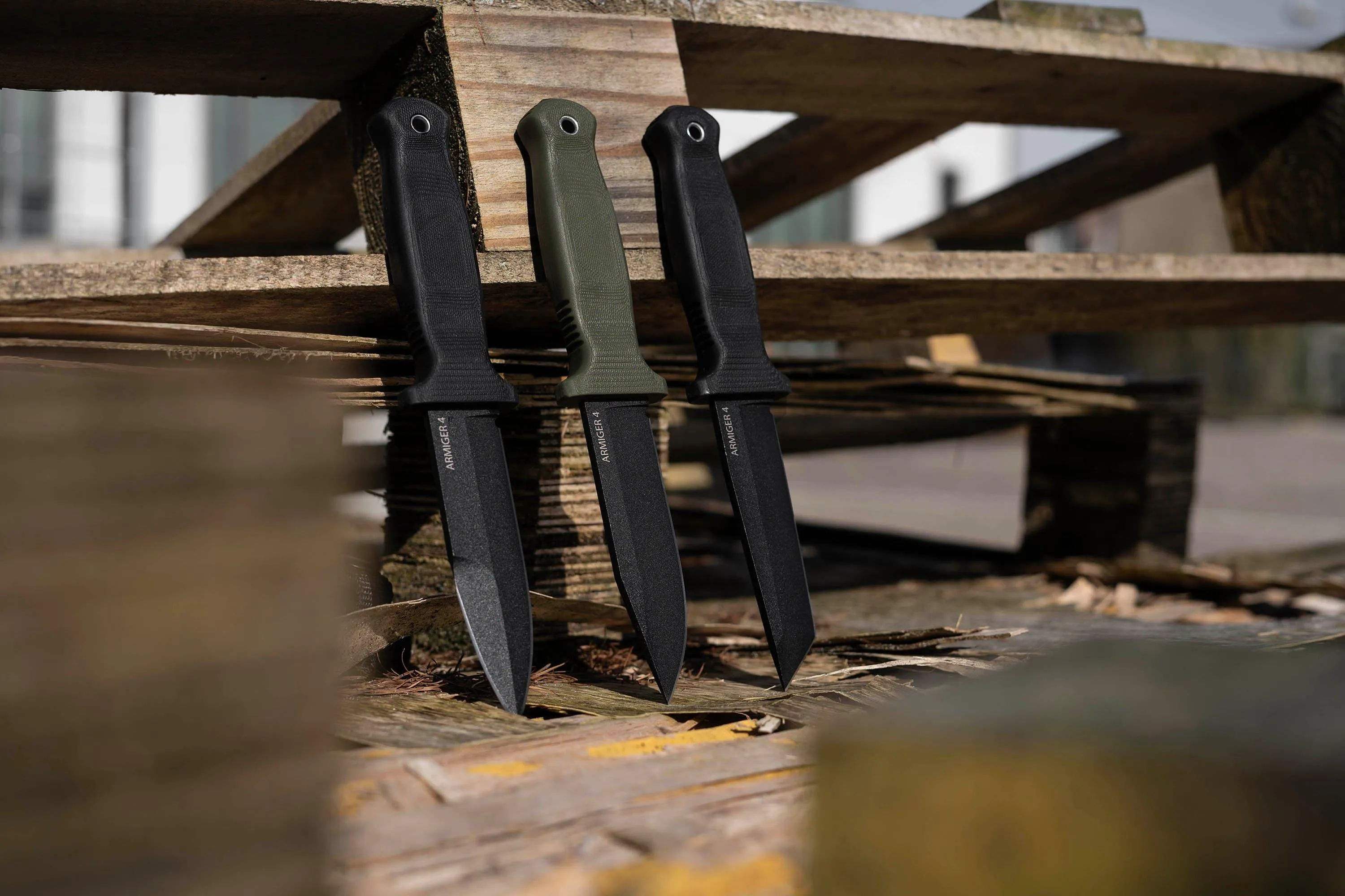Demko Knives Armiger 4 Tanto Point ARM4-80CrV2-BLK-TP Black TPR, couteau d'outdoor